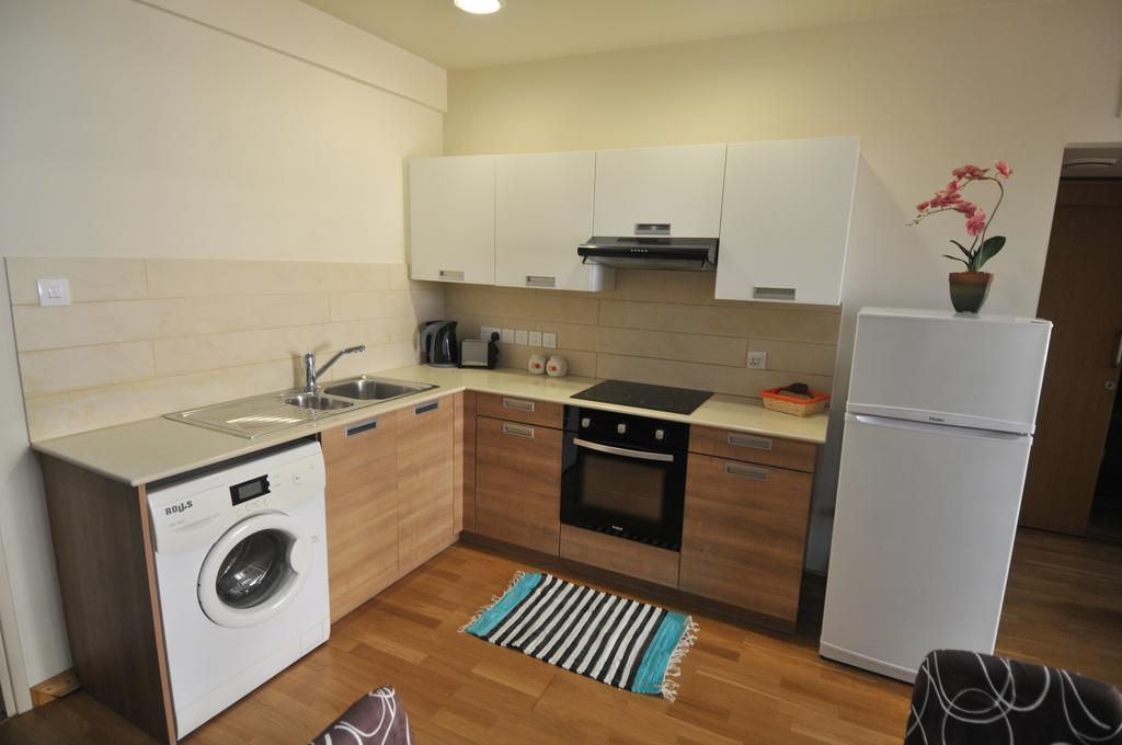 Ithaki Phinikoudes Apartment No. 204 Larnaca Bilik gambar